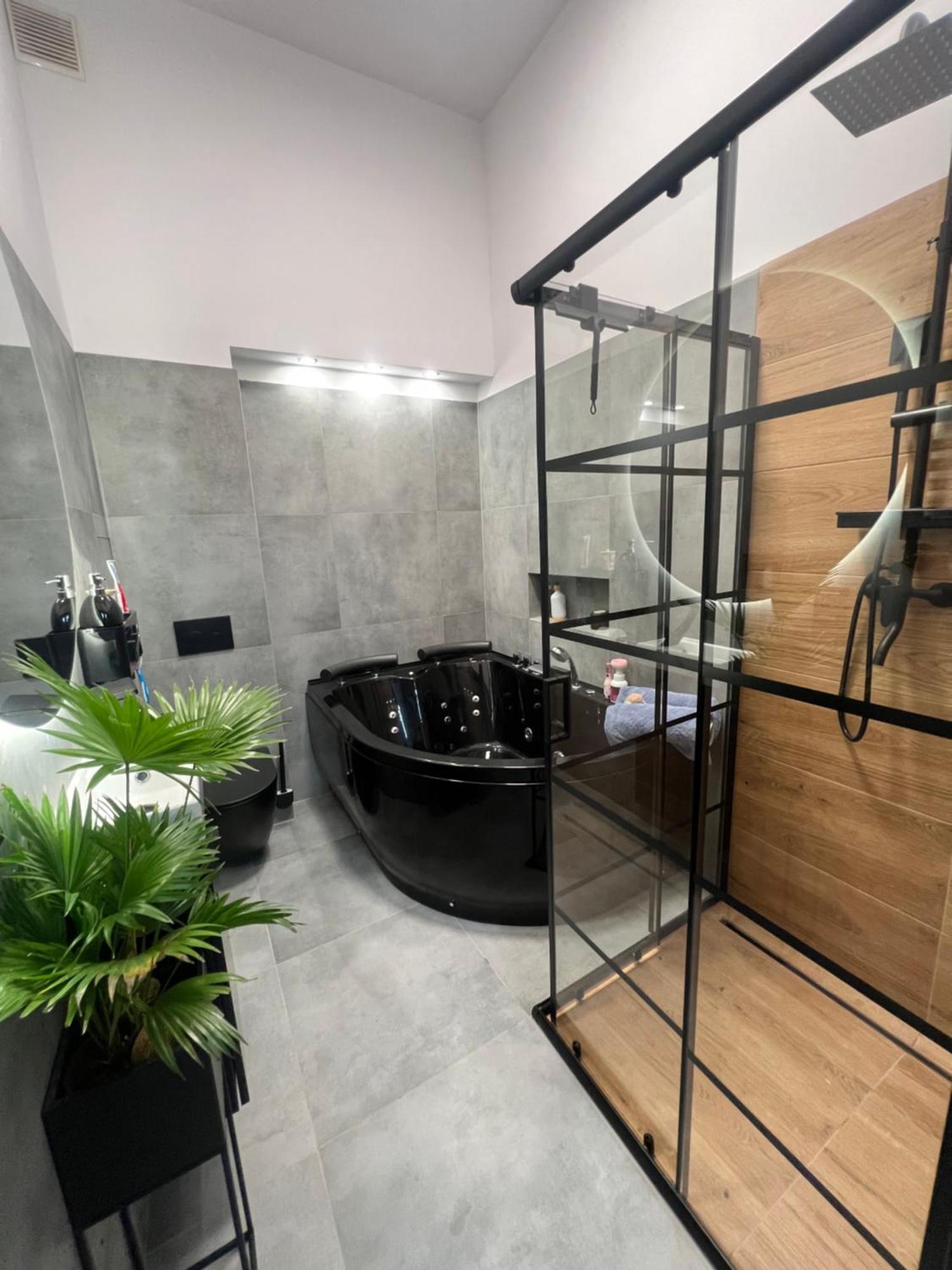 Loft W Centrum Z Jacuzzi Wroclaw Exterior photo