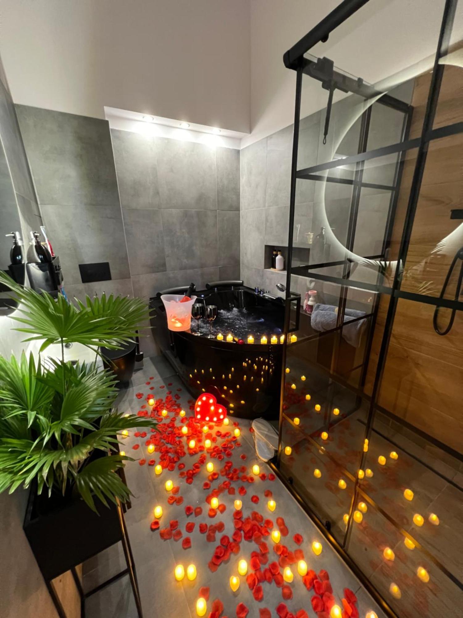 Loft W Centrum Z Jacuzzi Wroclaw Exterior photo
